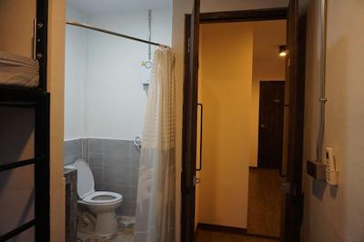 فیل گود بانکوک هاستل