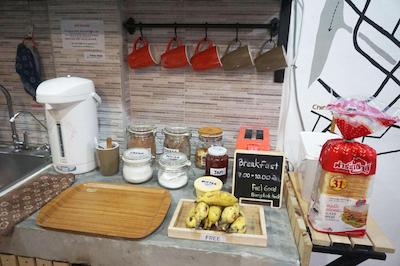 فیل گود بانکوک هاستل