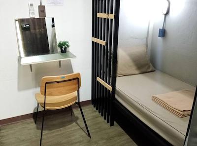 فیل گود بانکوک هاستل