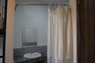 فیل گود بانکوک هاستل