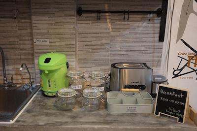 فیل گود بانکوک هاستل