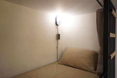 فیل گود بانکوک هاستل