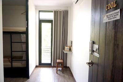 فیل گود بانکوک هاستل