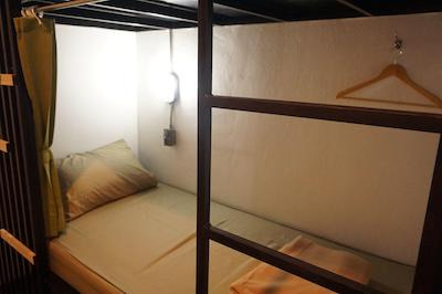 فیل گود بانکوک هاستل