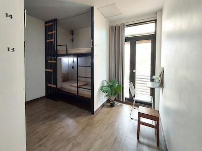 فیل گود بانکوک هاستل