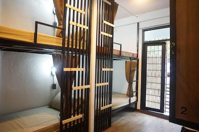 فیل گود بانکوک هاستل