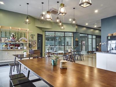 هوم هاستل کوکینگ کلاب