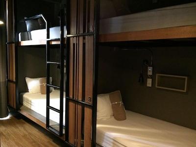 کلودی هاستل