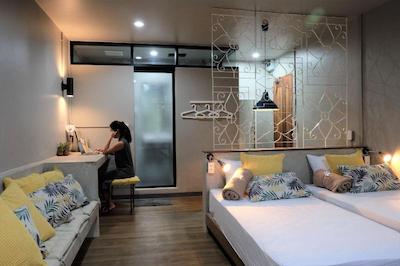 کلودی هاستل