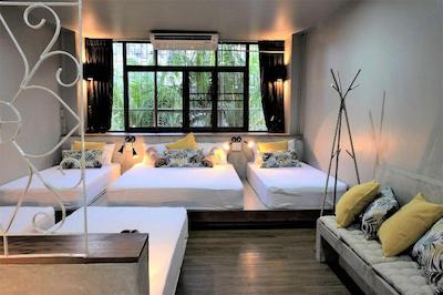 کلودی هاستل