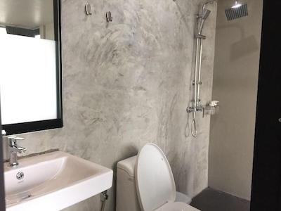 کلودی هاستل