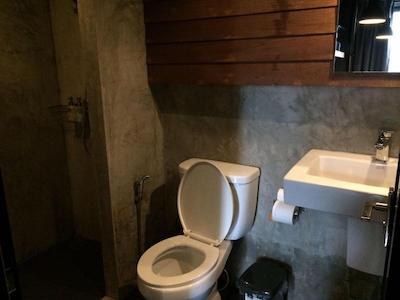 کلودی هاستل