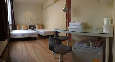 کلودی هاستل