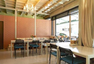 کانتینگ شیپ هاستل