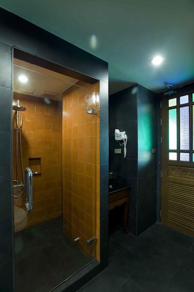 لمفو تری هاوس بوتیک هتل