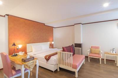 جی وای هتل لادپراو 35