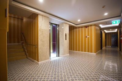 جی وای هتل لادپراو 35