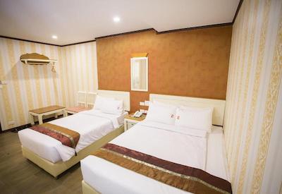 جی وای هتل لادپراو 35