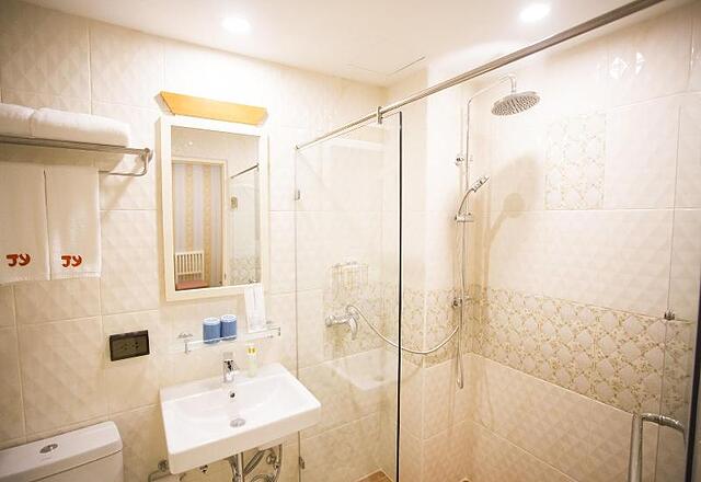 جی وای هتل لادپراو 35