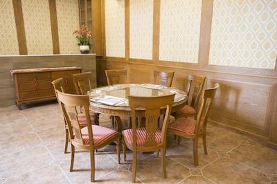 جی وای هتل لادپراو 35