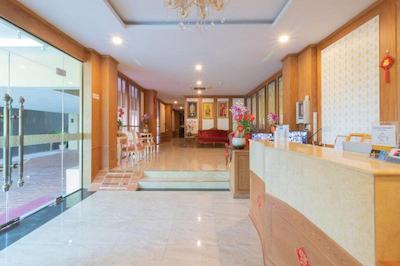 جی وای هتل لادپراو 35