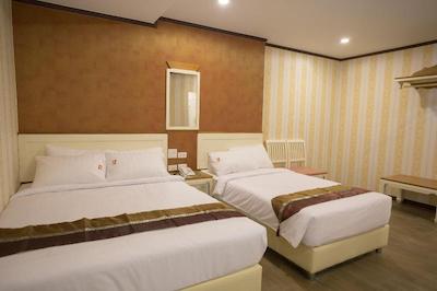 جی وای هتل لادپراو 35