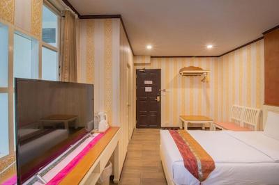 جی وای هتل لادپراو 35