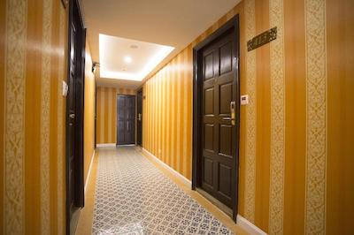 جی وای هتل لادپراو 35