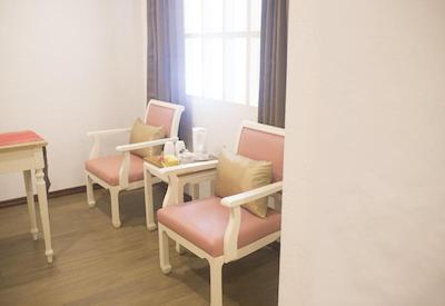 جی وای هتل لادپراو 35