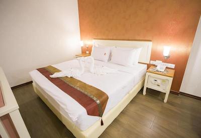 جی وای هتل لادپراو 35