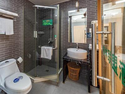 گرین تری الیانس شانگهای هونگ کیائو ریلوی استاتی