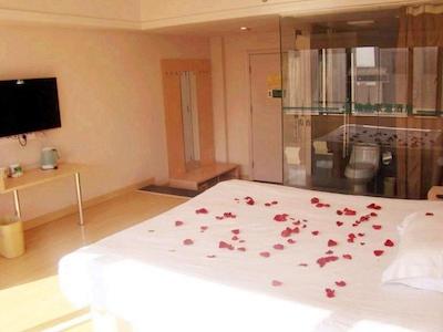 گرین تری الیانس شانگهای هونگ کیائو ریلوی استاتی