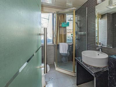 گرین تری الیانس شانگهای هونگ کیائو ریلوی استاتی