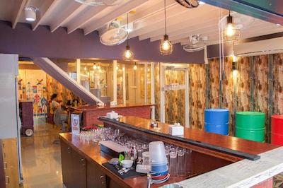 فان ون هاستل بانکوک