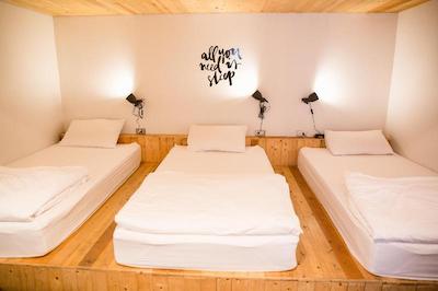 هاستل مووی لاج