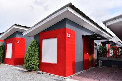 لاو باکس ریسورت