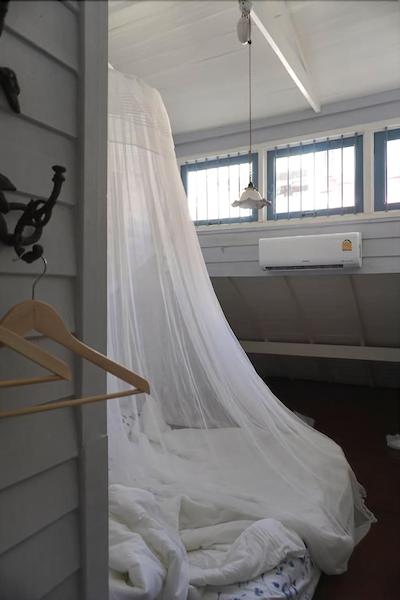 الهونگ یائووارات هاستل