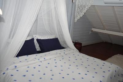 الهونگ یائووارات هاستل