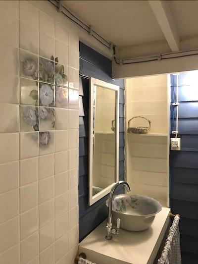 الهونگ یائووارات هاستل