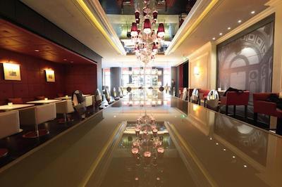 متروپولو کلاسیک هانگهای آف بوند