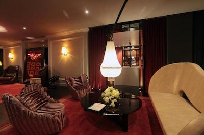 متروپولو کلاسیک هانگهای آف بوند