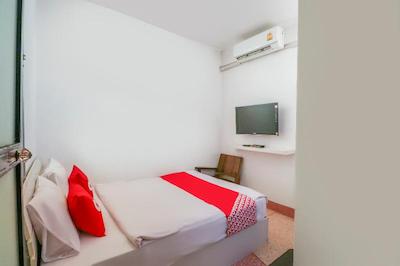 او وای او 688 بانکوک هاب هاستل