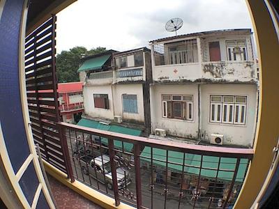 روف ویوو پلیس