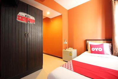 او وای او 482 پنی لاج کائوسان