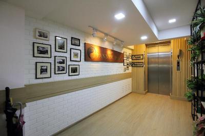 او وای او 482 پنی لاج کائوسان