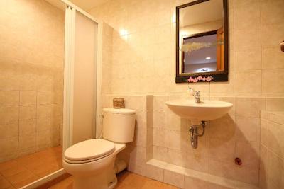 او وای او 482 پنی لاج کائوسان