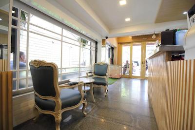 او وای او 482 پنی لاج کائوسان