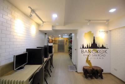 او وای او 482 پنی لاج کائوسان