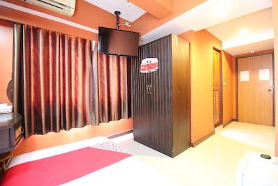 او وای او 482 پنی لاج کائوسان