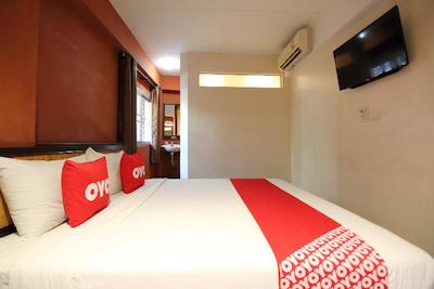 او وای او 482 پنی لاج کائوسان